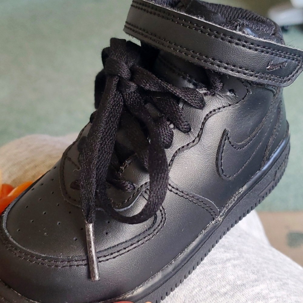 Kids nike air forces high top
